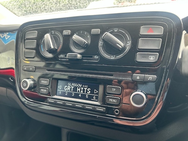 Used Volkswagen up! 2015 for sale - 75801010: Photo 15