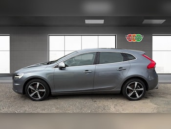 Used Volvo V40 2018 for sale - 78989831: Photo