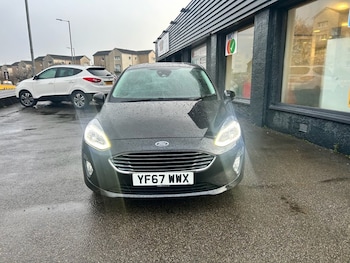 Used Ford Fiesta 2017 for sale - 76910474: Photo