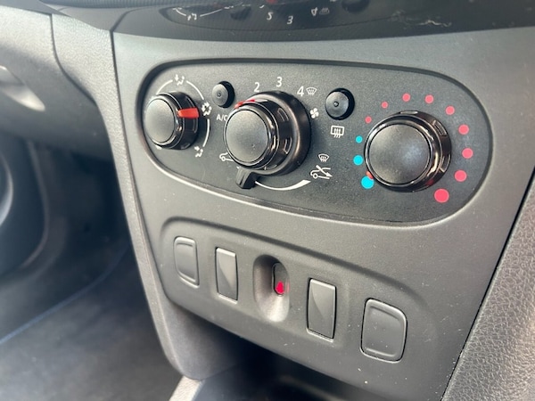 Used Dacia Sandero Stepway 2019 for sale - 75585143: Photo 10