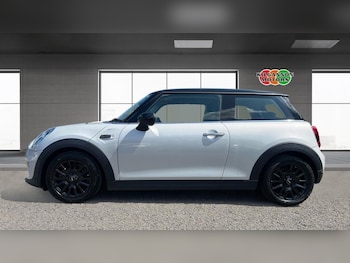 Used MINI Hatch 2019 for sale - 79275897: Photo