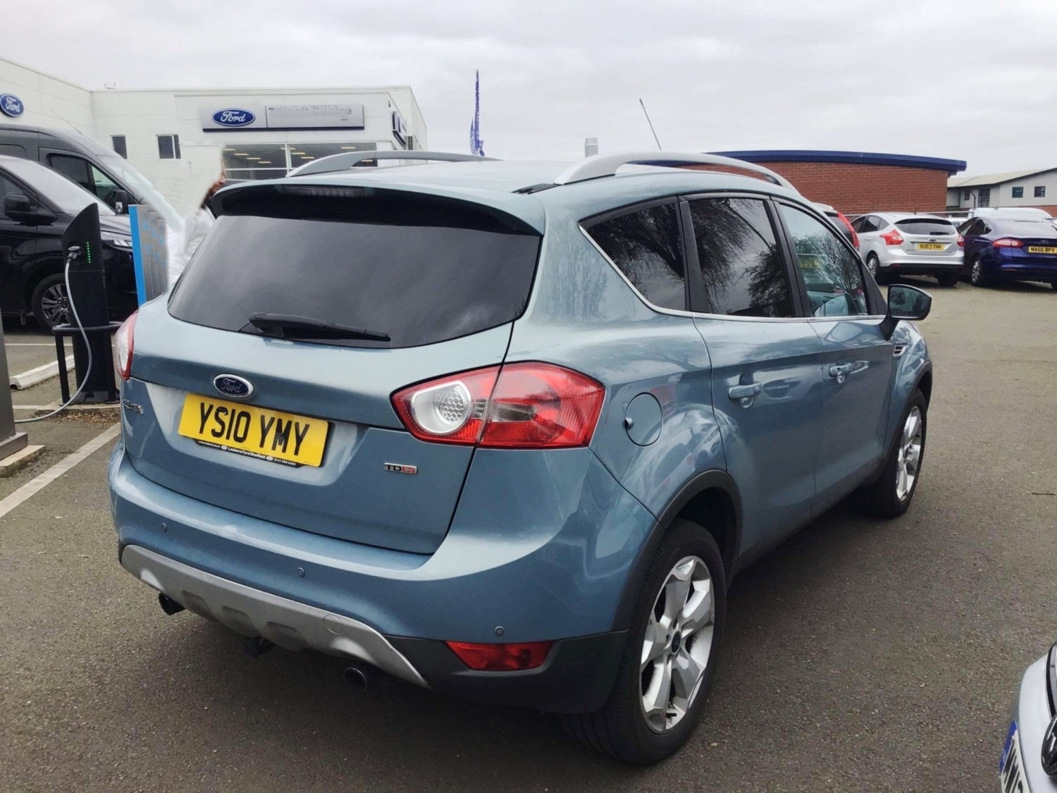 Used Ford Kuga 2010 for sale - 77142912: Photo 2