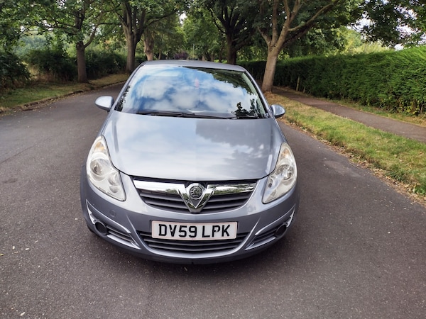 Used Vauxhall Corsa 2010 for sale - 72086520: Photo 2