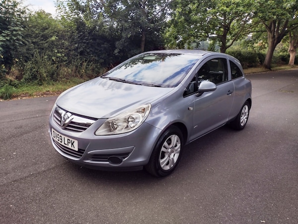 Used Vauxhall Corsa 2010 for sale - 72086520: Photo 3
