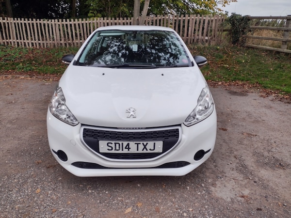 Used Peugeot 208 2014 for sale - 74157573: Photo 10
