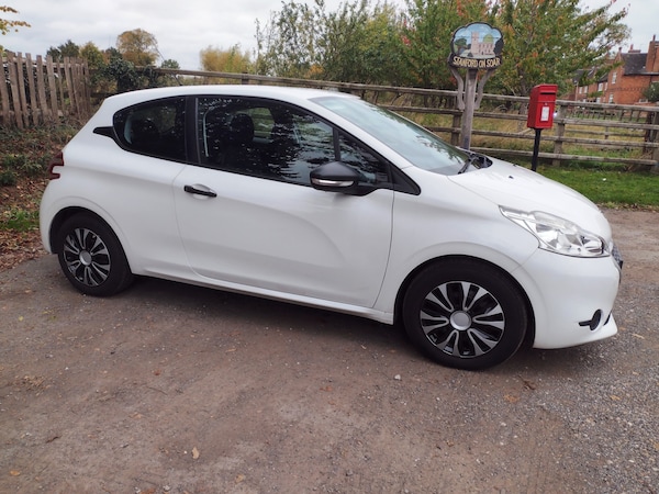 Used Peugeot 208 2014 for sale - 74157573: Photo 12