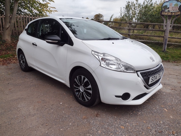 Used Peugeot 208 2014 for sale - 74157573: Photo 14