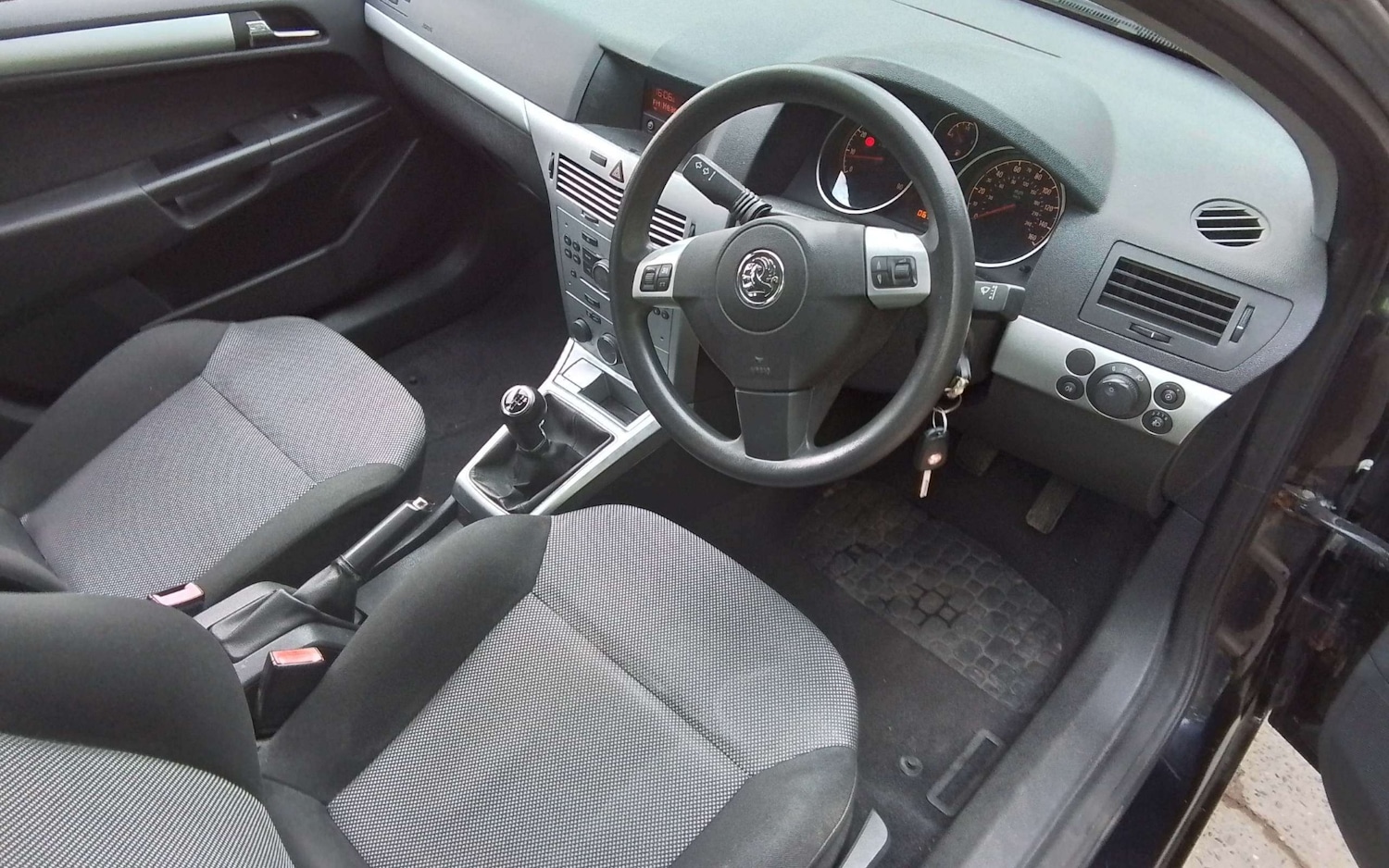 Used Vauxhall Astra 2010 for sale - 77767972: Photo 9