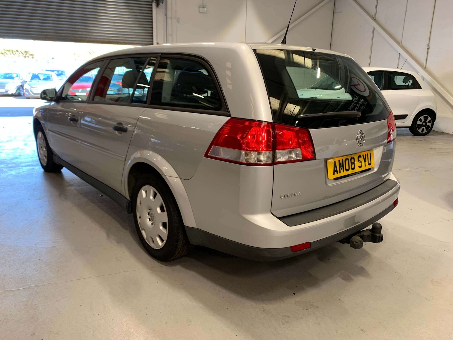 Used Vauxhall Vectra 2008 for sale - 77998438: Photo 3