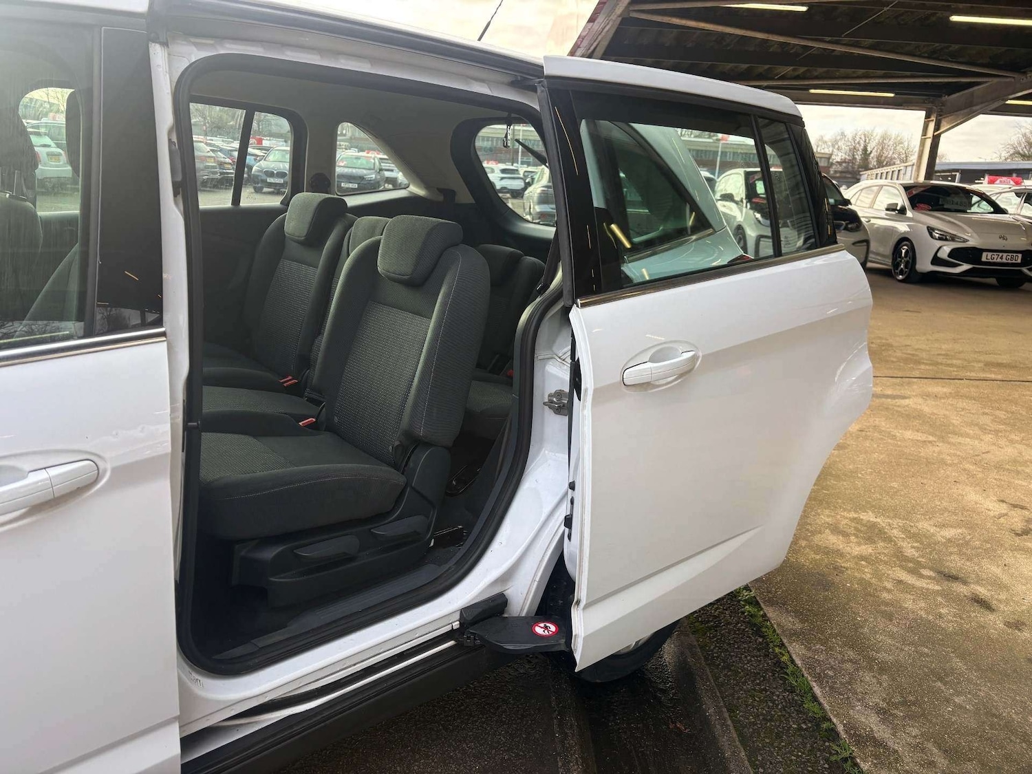 Used Ford Grand C-Max 2014 for sale - 77564345: Photo 15