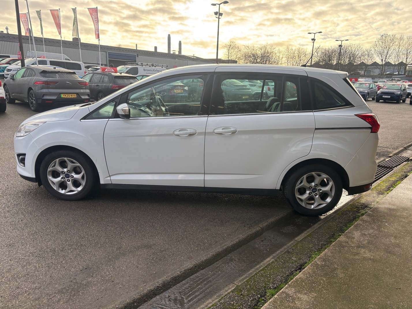 Used Ford Grand C-Max 2014 for sale - 77564345: Photo 7