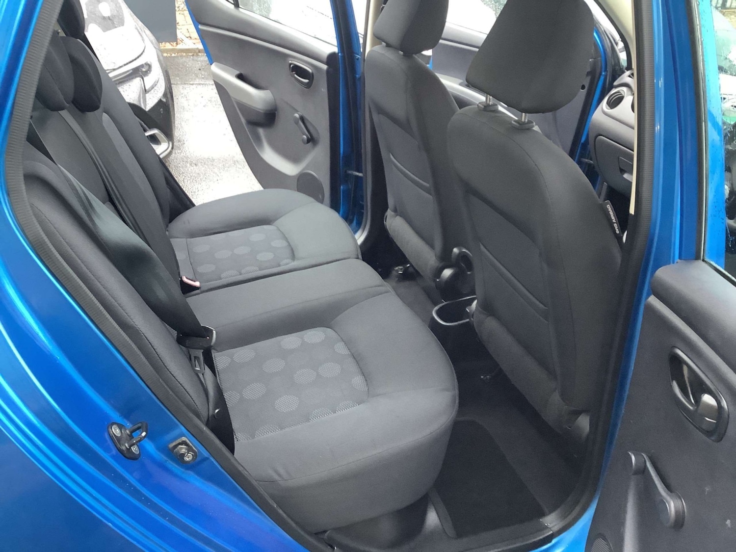 Used Hyundai i10 2010 for sale - 76631227: Photo 11