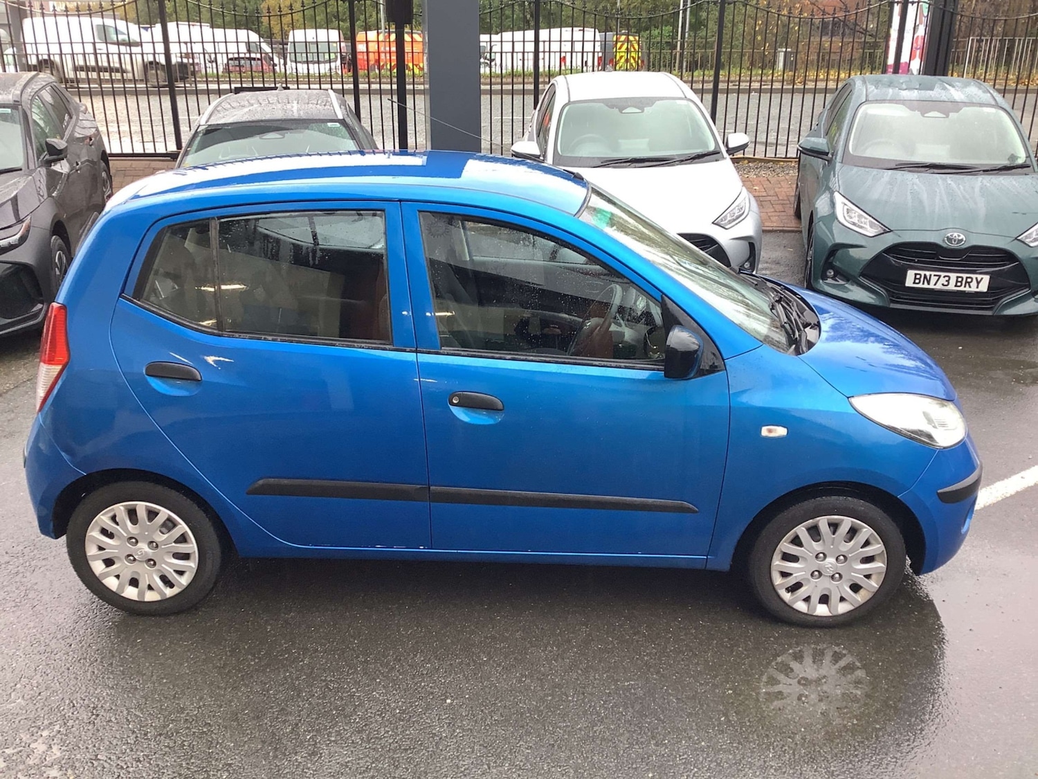 Used Hyundai i10 2010 for sale - 76631227: Photo 2