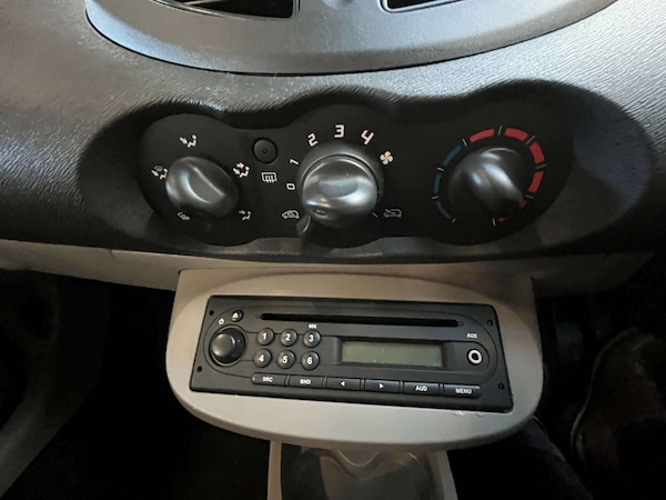 Used Renault Twingo 2010 for sale - 73856488: Photo 10