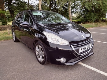 Used Peugeot 208 2014 for sale - 77564235: Photo