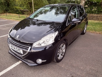 Used Peugeot 208 2014 for sale - 77564235: Photo