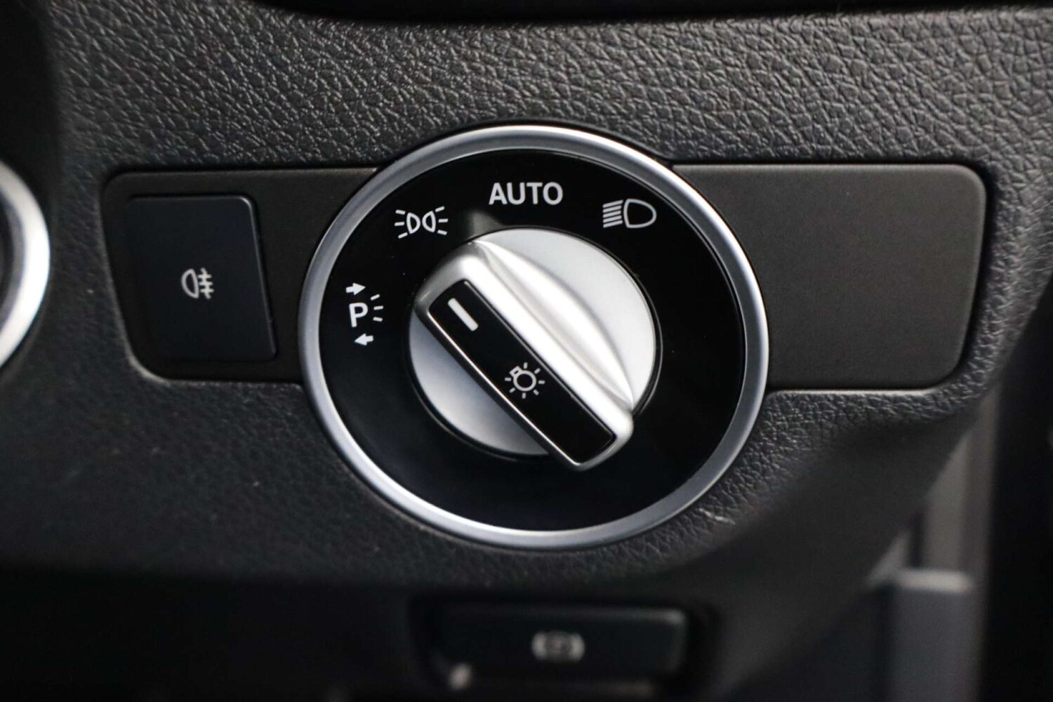 Used Mercedes-Benz A-Class 2017 for sale - 77903111: Photo 40