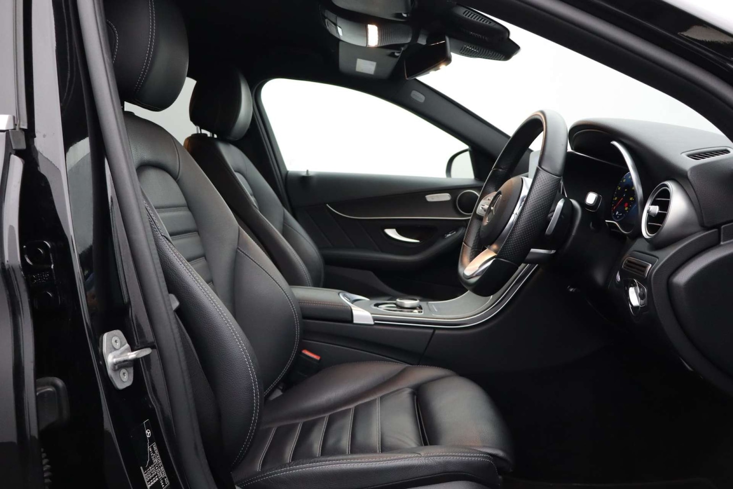 Used Mercedes-Benz C Class 2021 for sale - 76422513: Photo 11