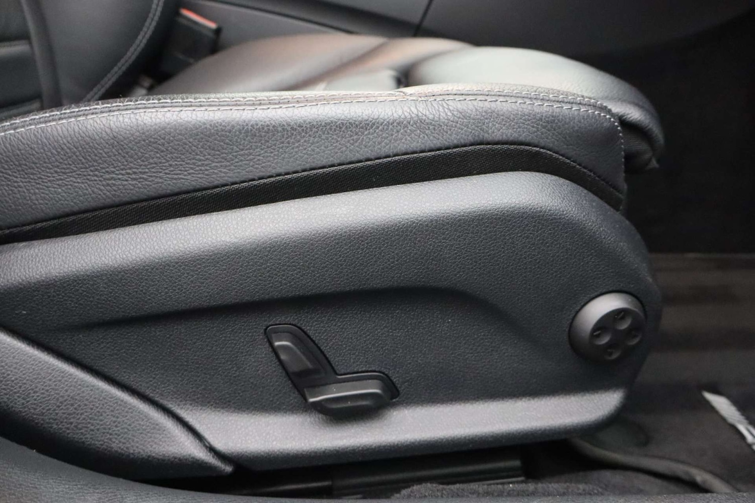 Used Mercedes-Benz C Class 2021 for sale - 76422513: Photo 14