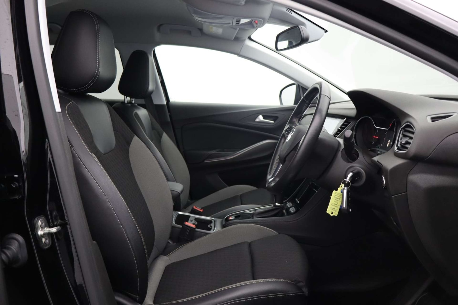 Used Vauxhall Grandland X 2019 for sale - 76235465: Photo 2