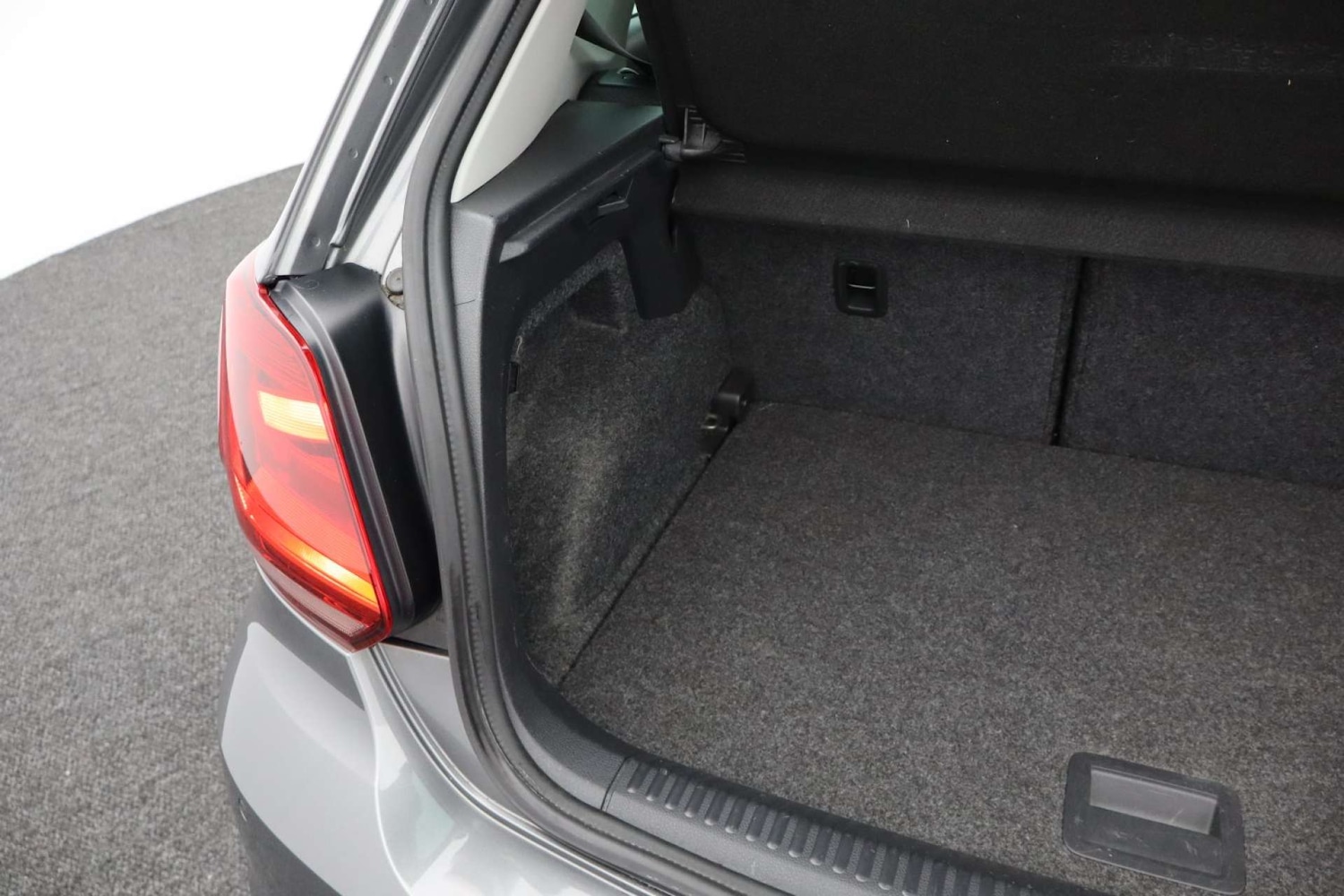 Used Volkswagen Polo 2016 for sale - 77088696: Photo 25