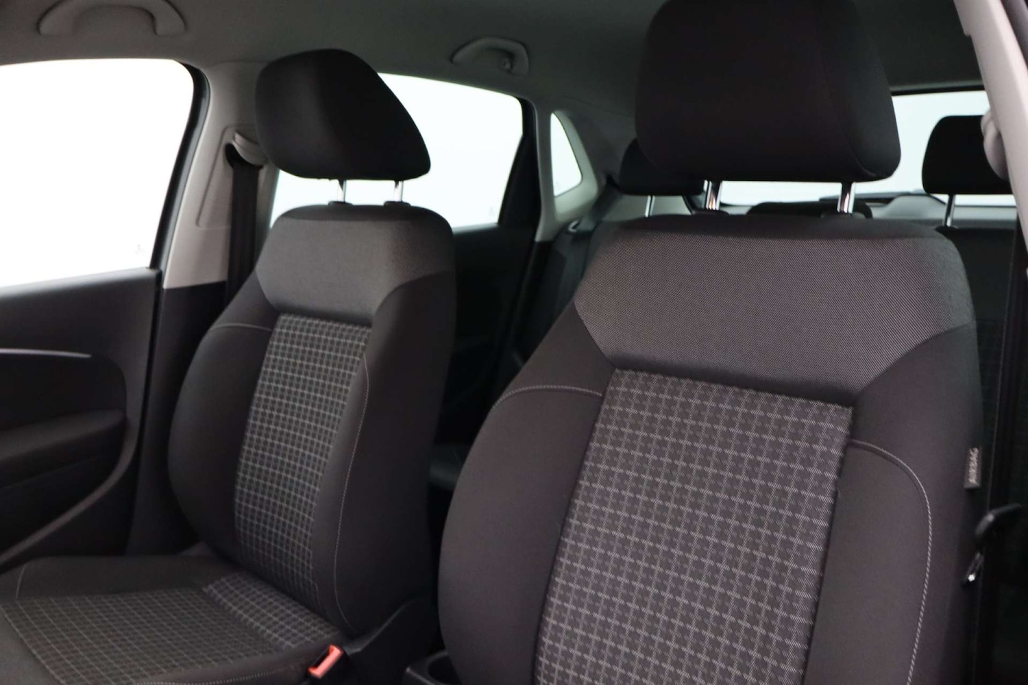 Used Volkswagen Polo 2016 for sale - 77088696: Photo 31