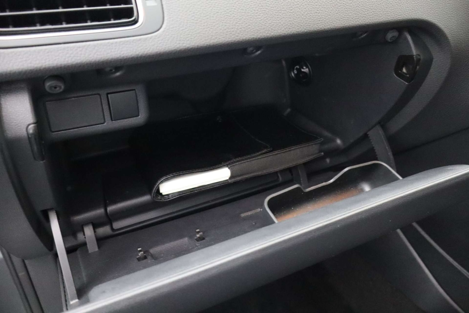 Used Volkswagen Polo 2016 for sale - 77088696: Photo 33