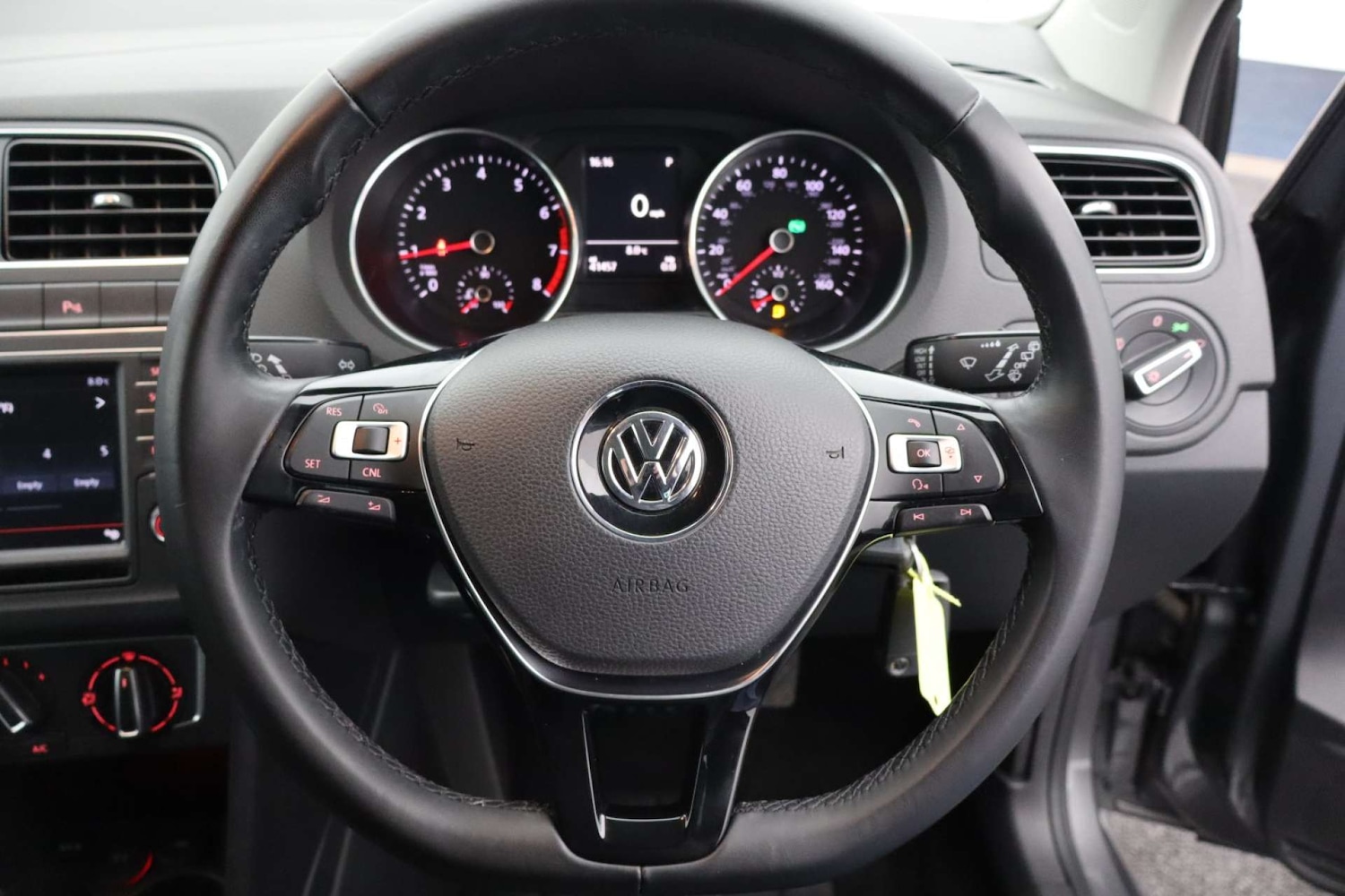 Used Volkswagen Polo 2016 for sale - 77088696: Photo 35