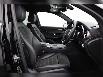 Used Mercedes-Benz GLC 2019 for sale - 76601874: Photo