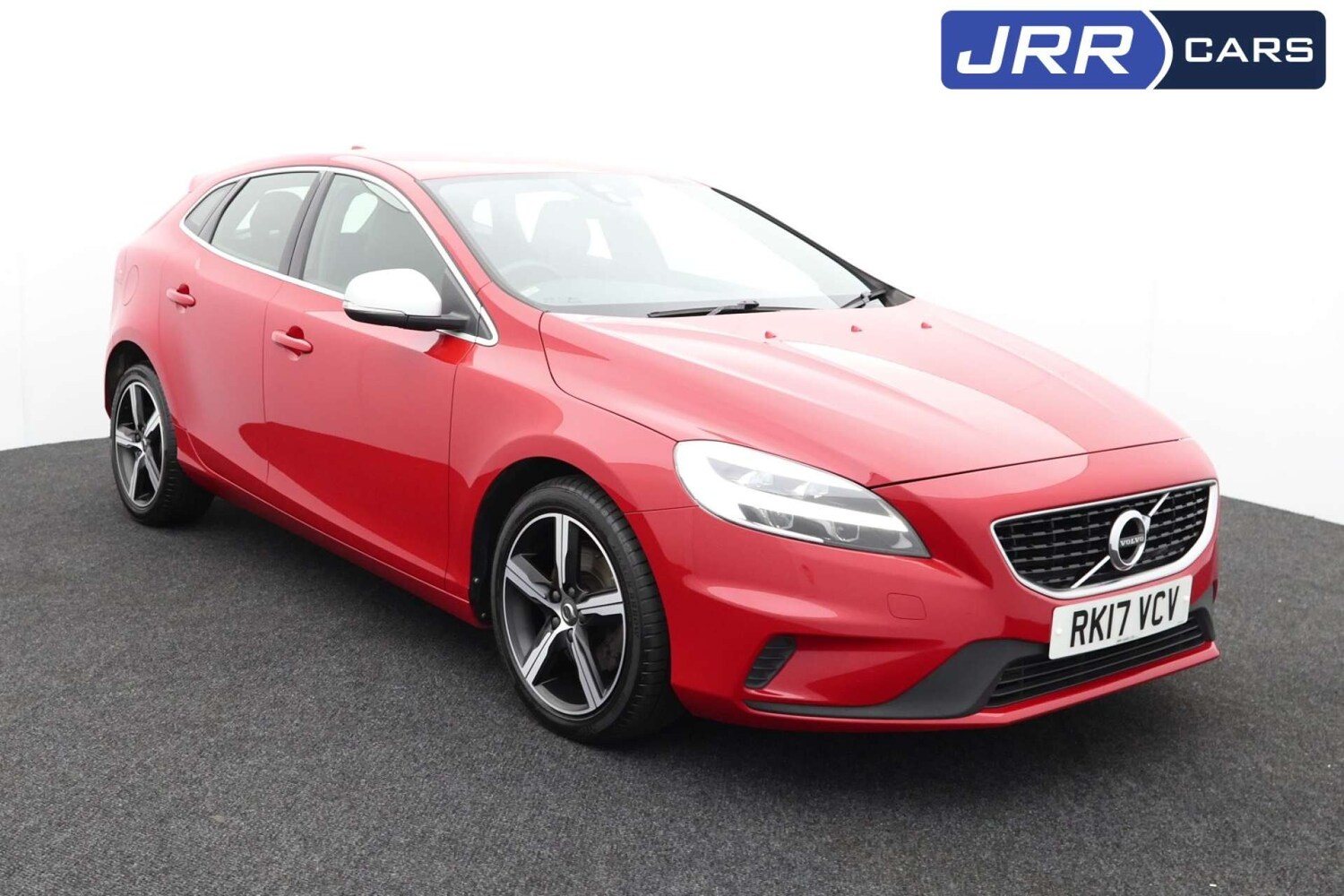 Used Volvo V40 2017 for sale - 76182653: Photo 1