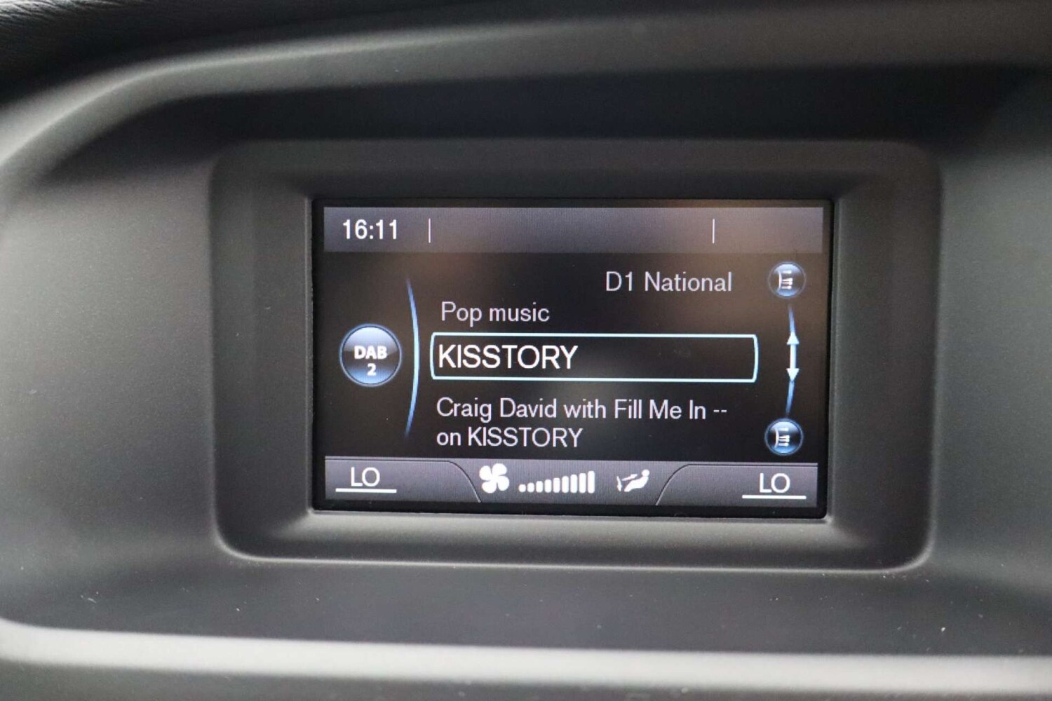 Used Volvo V40 2017 for sale - 76182653: Photo 14