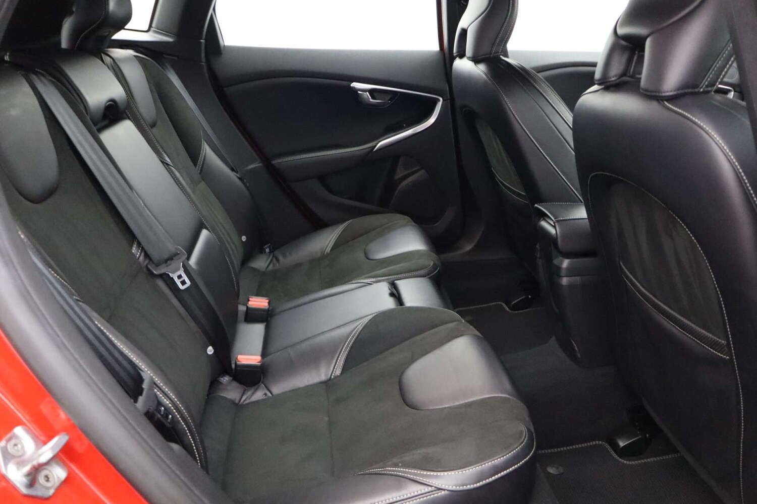 Used Volvo V40 2017 for sale - 76182653: Photo 17