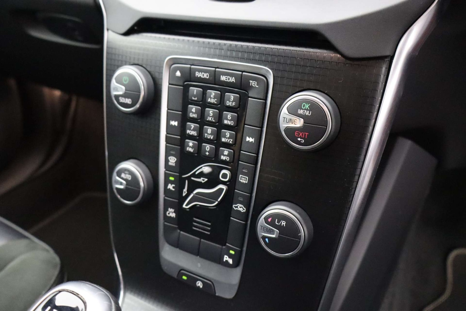 Used Volvo V40 2017 for sale - 76182653: Photo 18