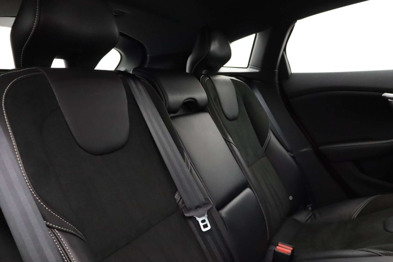 Used Volvo V40 2017 for sale - 76182653: Photo 35