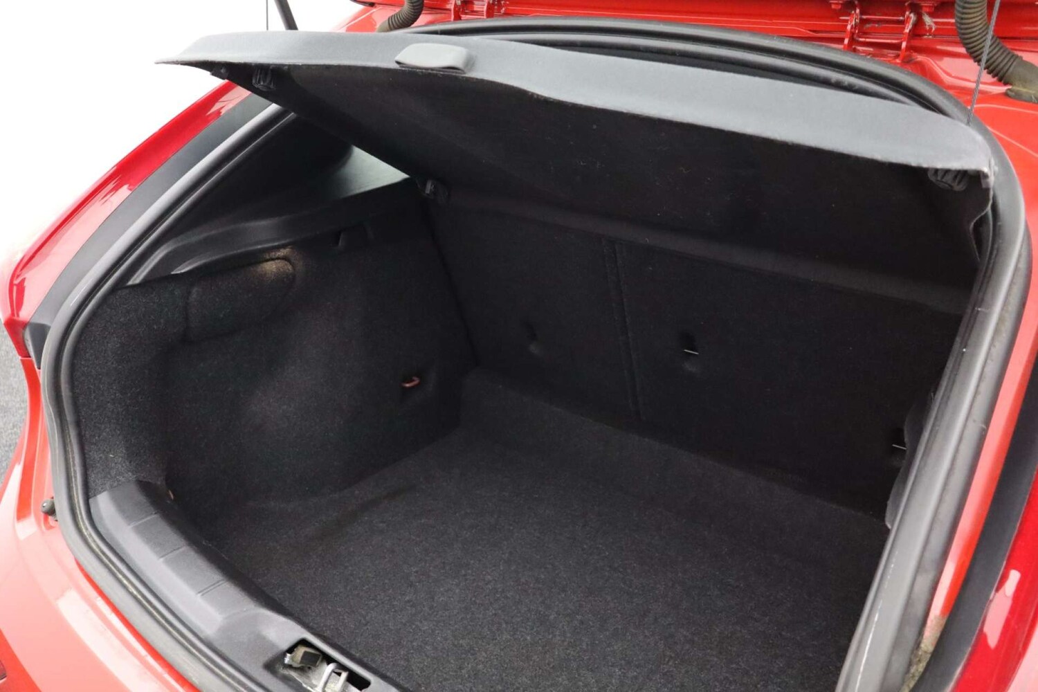 Used Volvo V40 2017 for sale - 76182653: Photo 37