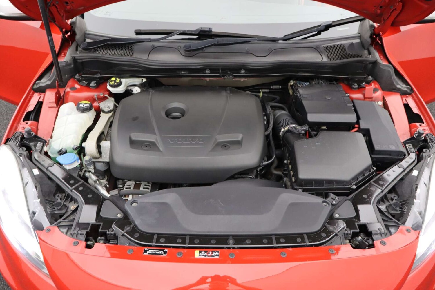 Used Volvo V40 2017 for sale - 76182653: Photo 47