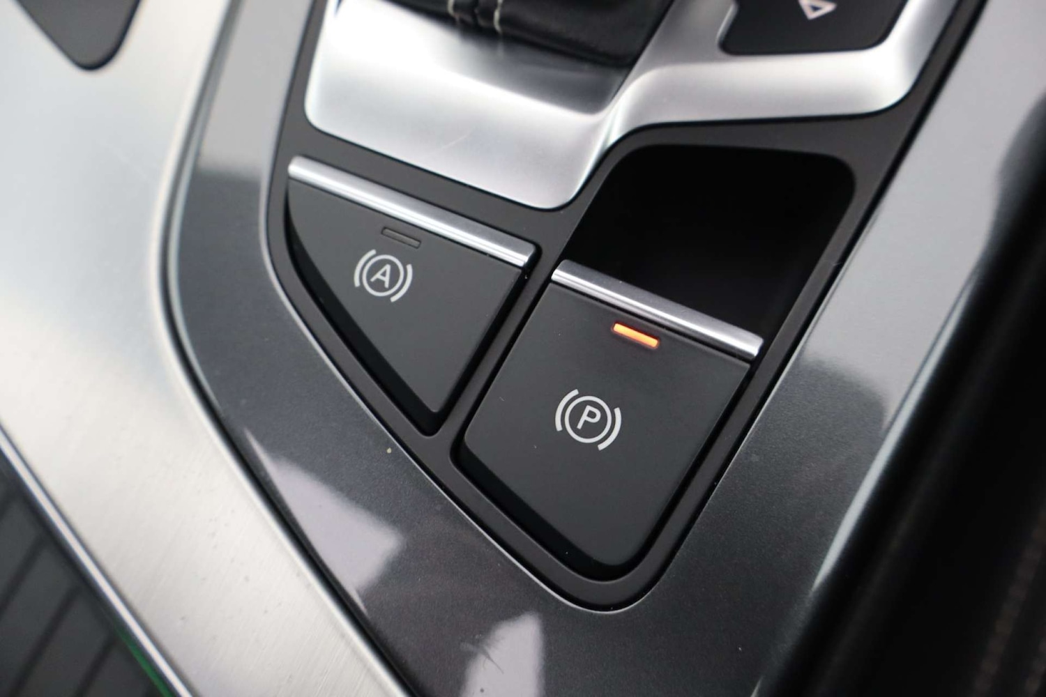 Used Audi Q7 2015 for sale - 76453807: Photo 42