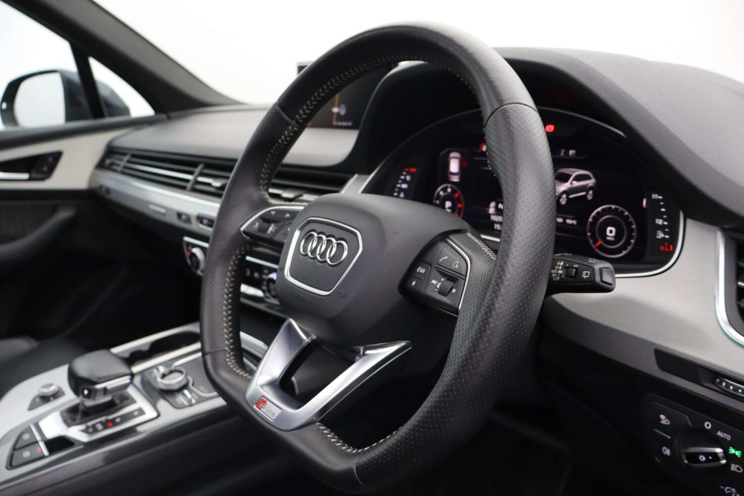 Used Audi Q7 2015 for sale - 76453807: Photo 47
