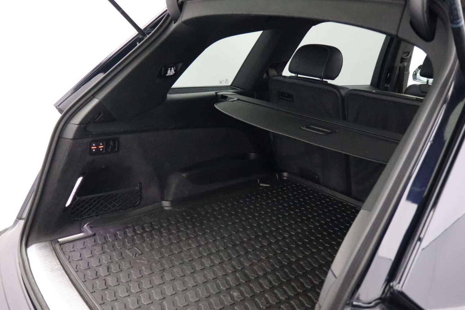 Used Audi Q7 2015 for sale - 76453807: Photo 60