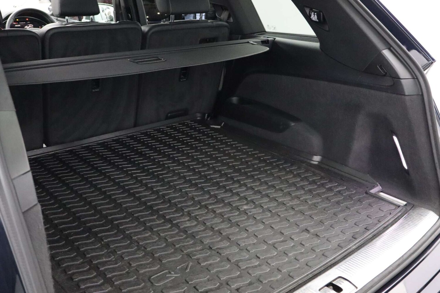 Used Audi Q7 2015 for sale - 76453807: Photo 61