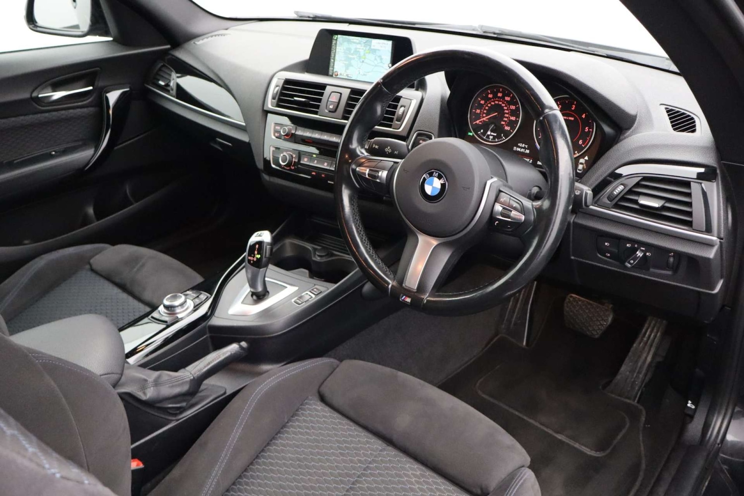 Used BMW 2 Series 2017 for sale - 77086094: Photo 2