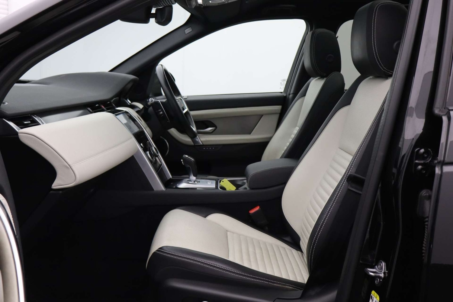 Used Land Rover Discovery Sport 2021 for sale - 77129080: Photo 11