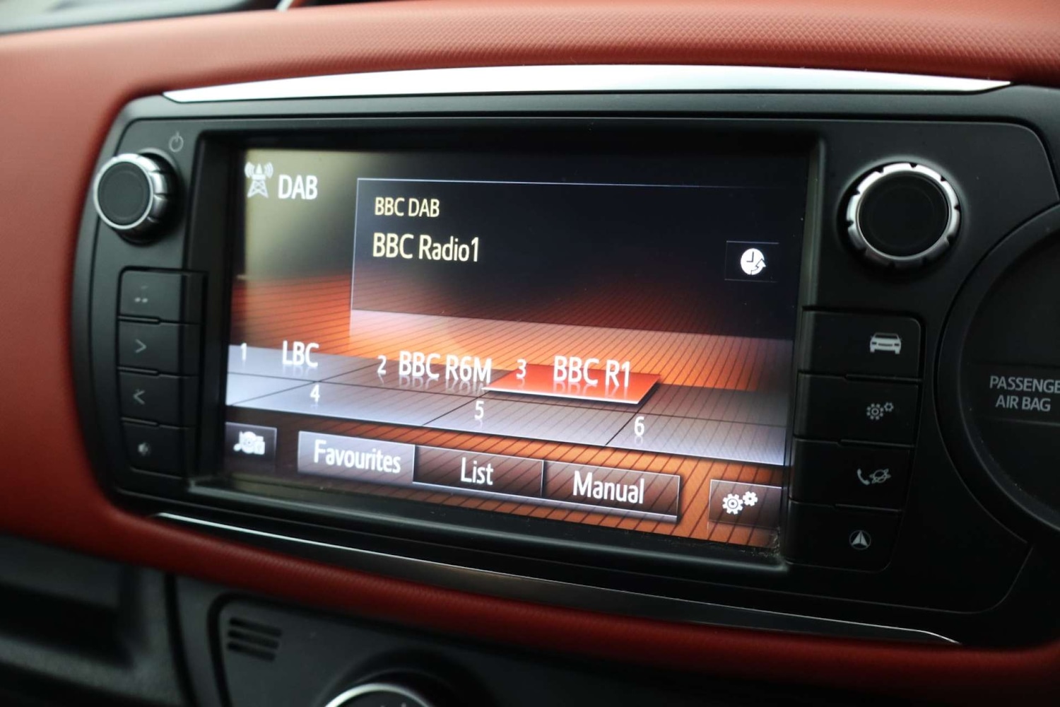 Used Toyota Yaris 2015 for sale - 77154671: Photo 17