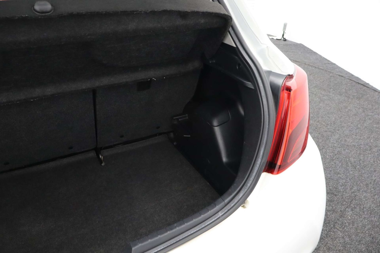 Used Toyota Yaris 2015 for sale - 77154671: Photo 27