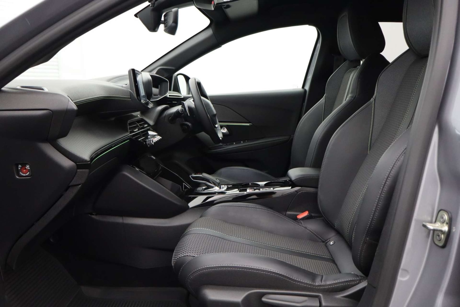 Used Peugeot 208 2022 for sale - 76182633: Photo 30