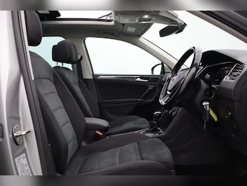 Used Volkswagen Tiguan 2017 for sale - 76182637: Photo 2