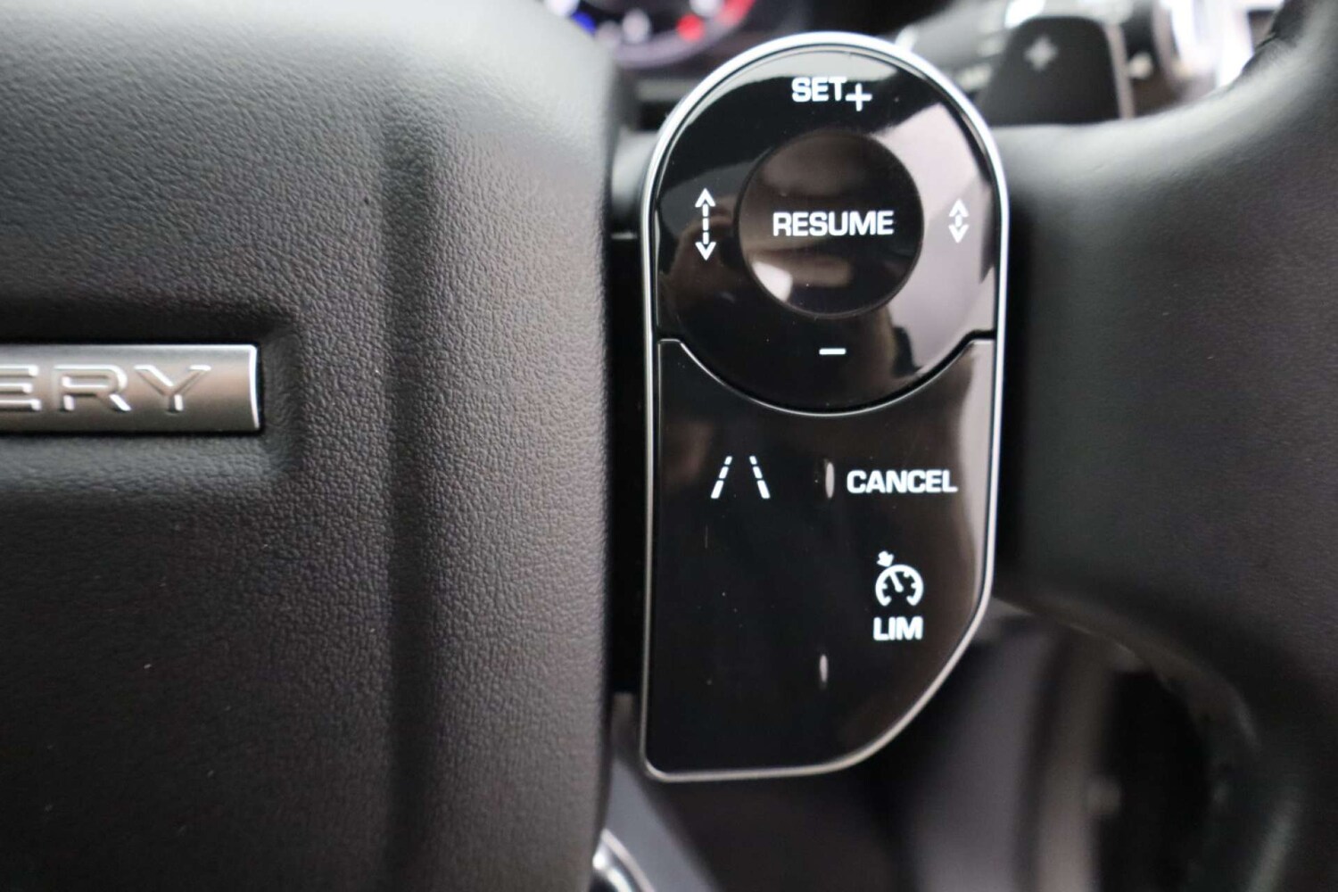 Used Land Rover Discovery 2019 for sale - 76182710: Photo 32