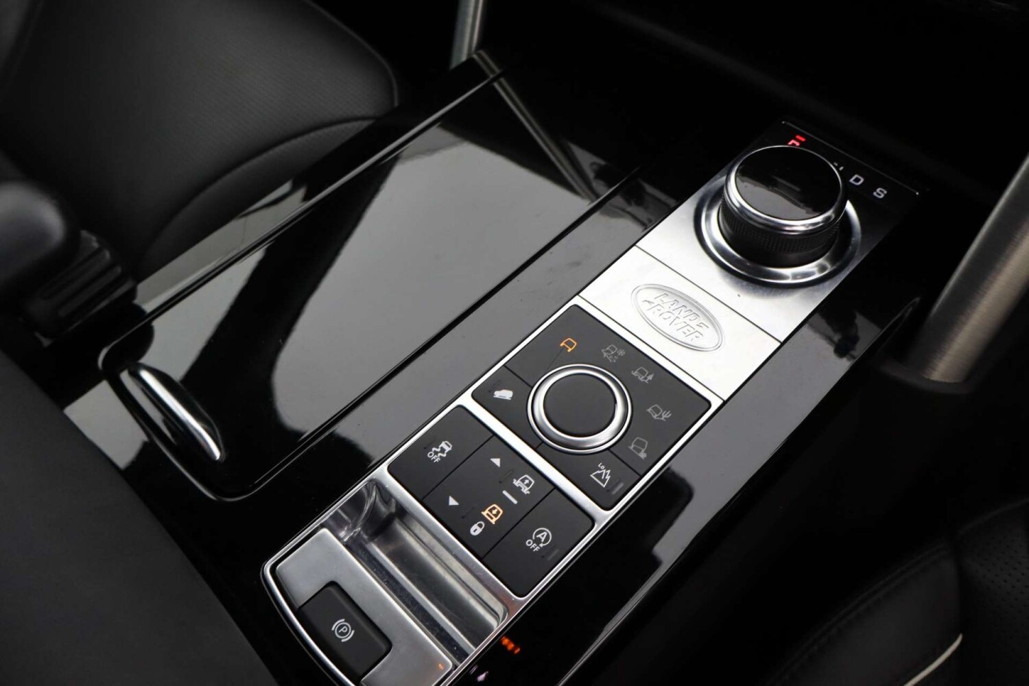 Used Land Rover Discovery 2019 for sale - 76182710: Photo 40