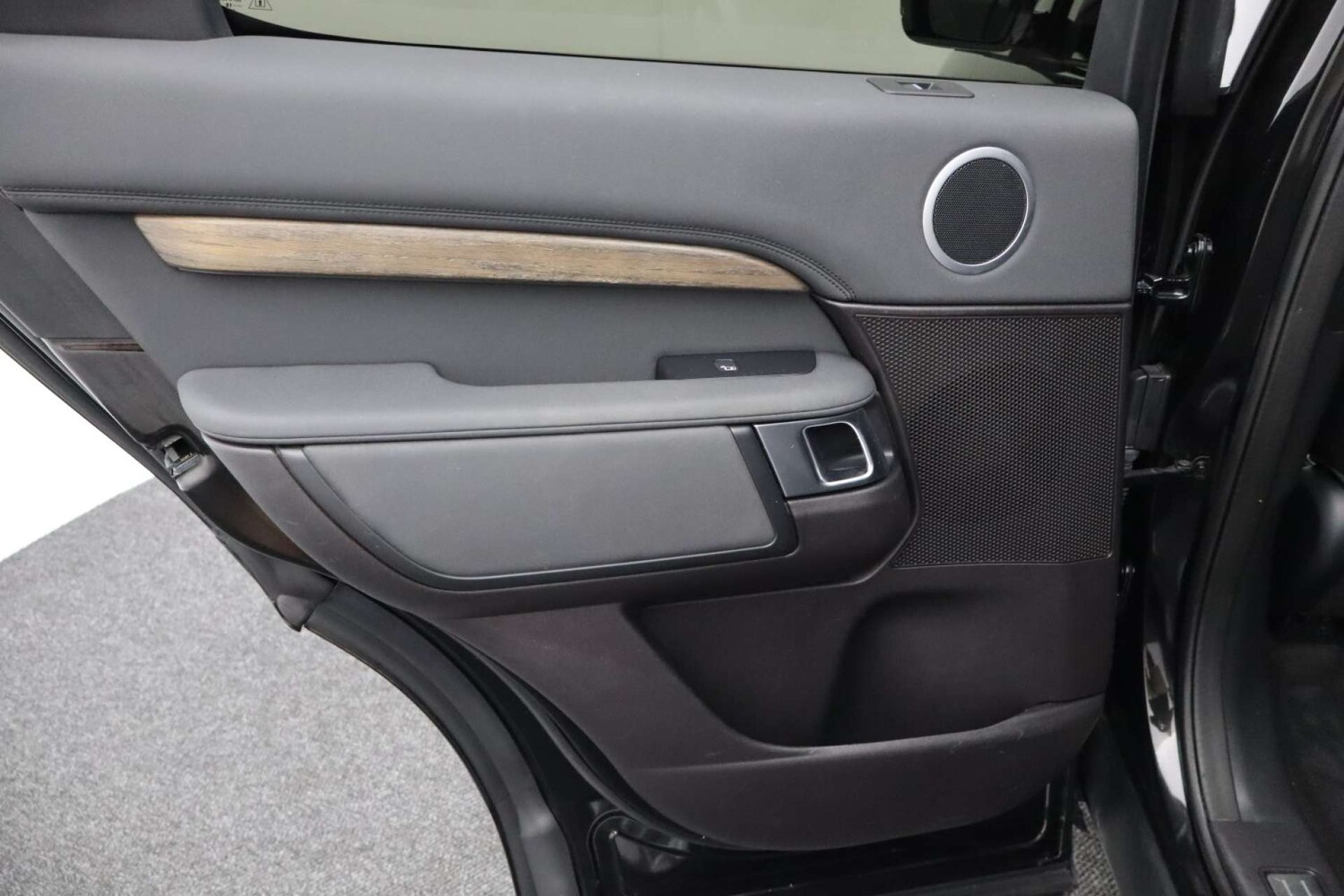 Used Land Rover Discovery 2019 for sale - 76182710: Photo 61