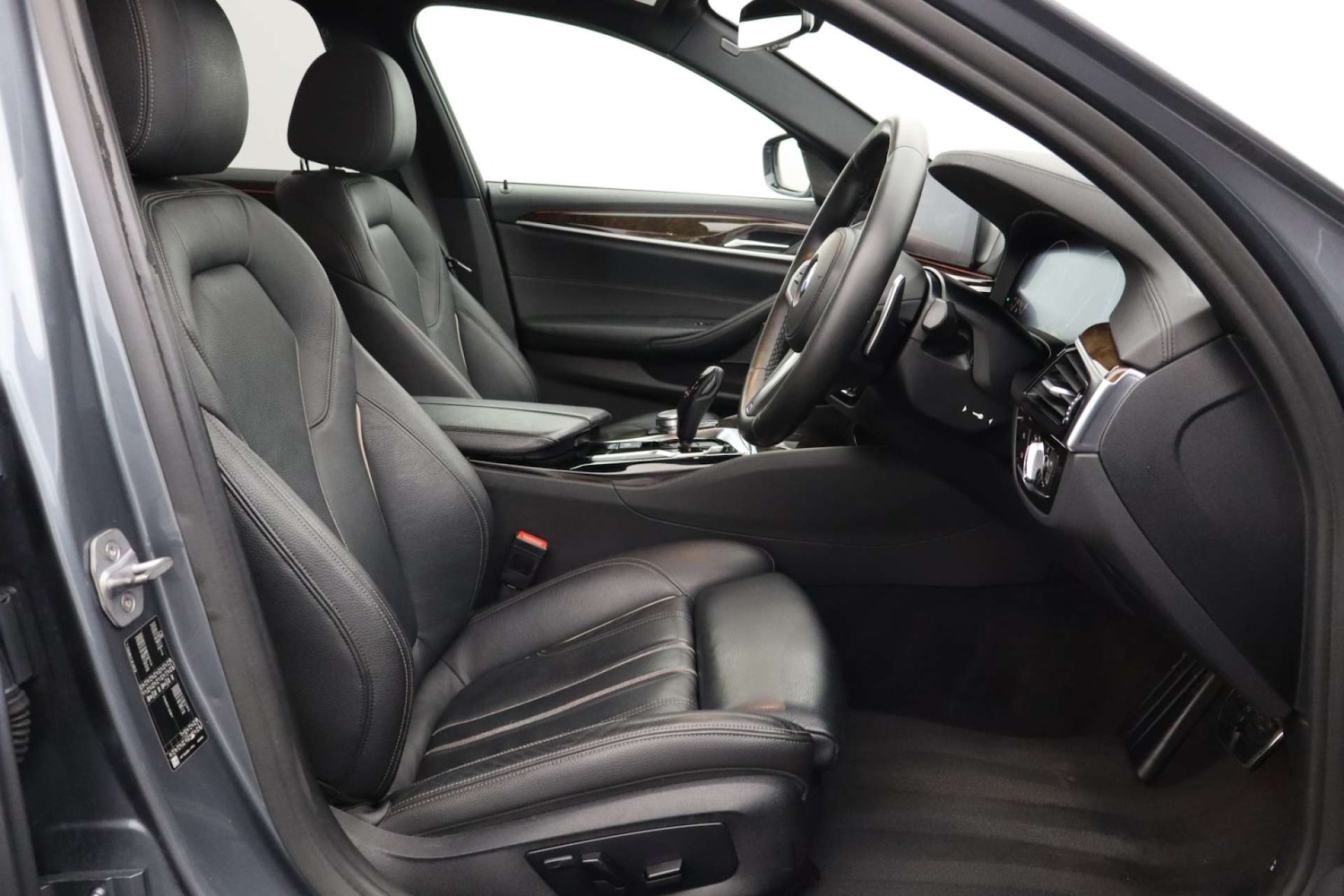 Used BMW 5 Series 2018 for sale - 76182675: Photo 2